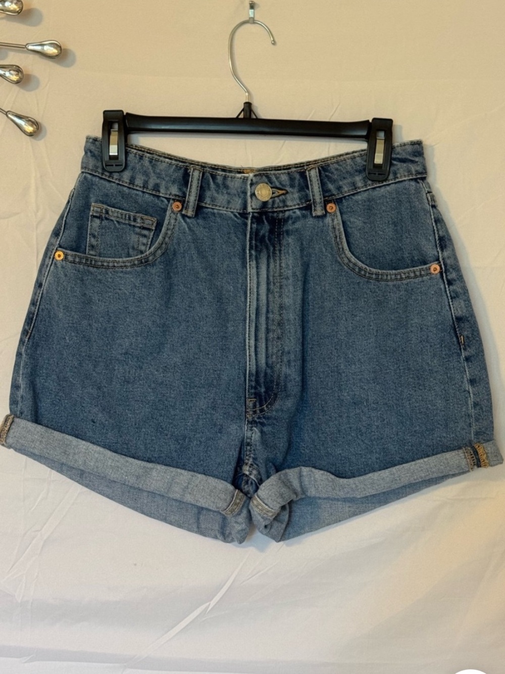 Zara Mid-High Blue Rolled-Hem Denim Shorts Size 6